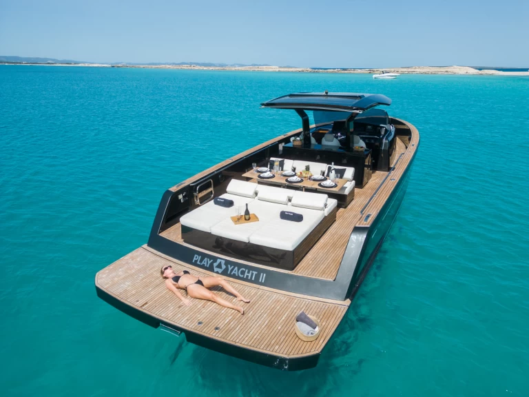 Location Bateau à moteur Pardo Yachts avec permis
