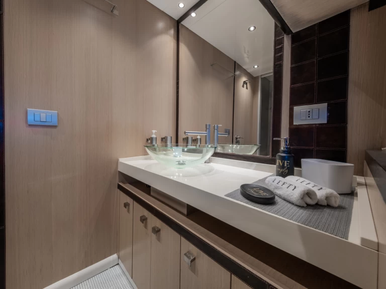 Location Yacht Jaguar avec permis