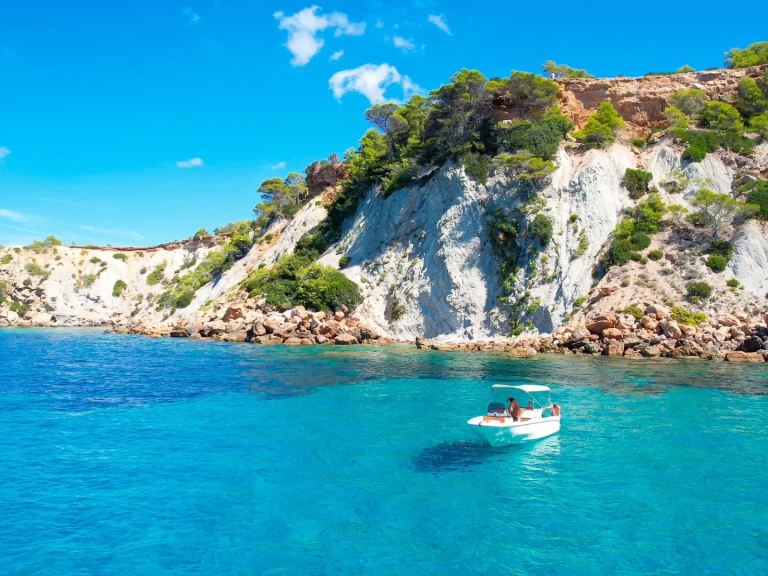 Invictus  Invictus 200SX a louer à Sant Antoni de Portmany