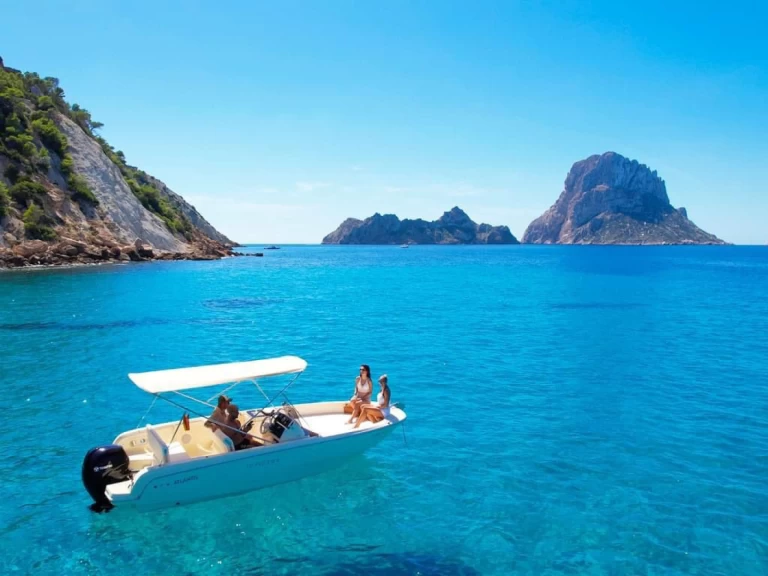 Louez un Invictus  Invictus 200SX à Sant Antoni de Portmany