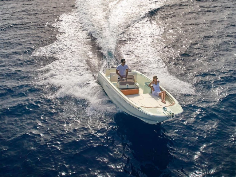 Location bateau Invictus  Invictus 200SX à Sant Antoni de Portmany sur Samboat