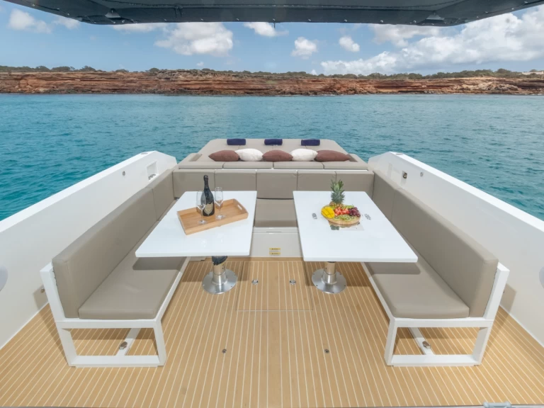 Location Bateau à moteur De Anton  io Yacht s avec permis