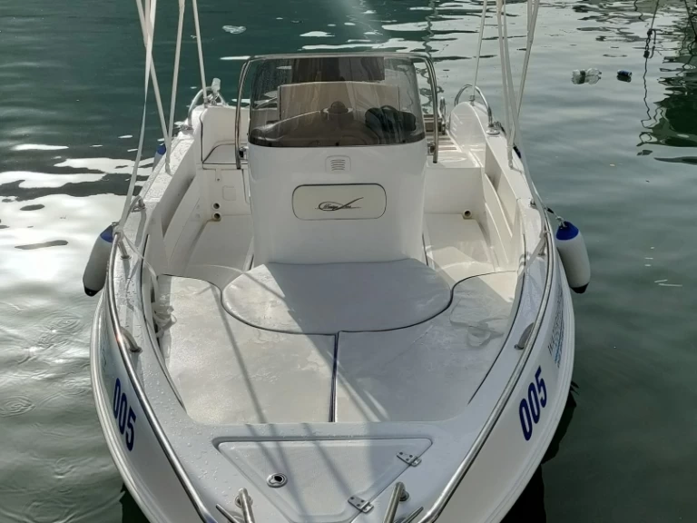Location Bateau à moteur à Porto Castellammare del Golfo - Ascari Prestige 19.2
