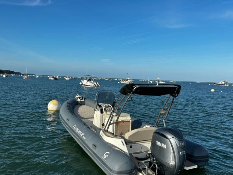 Location à Grand Piquey - Capelli Tempest 650 sur SamBoat