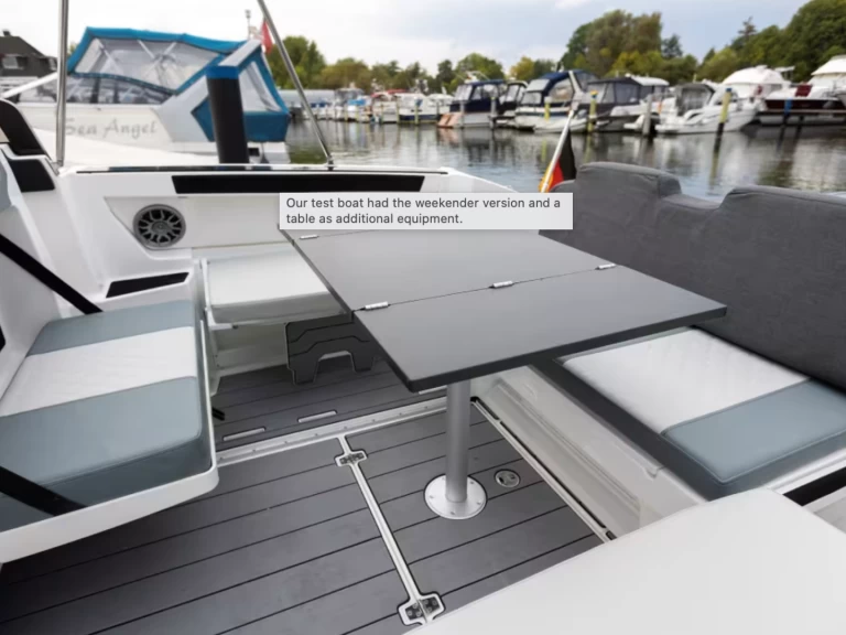 Location Bateau à moteur Karnic avec permis