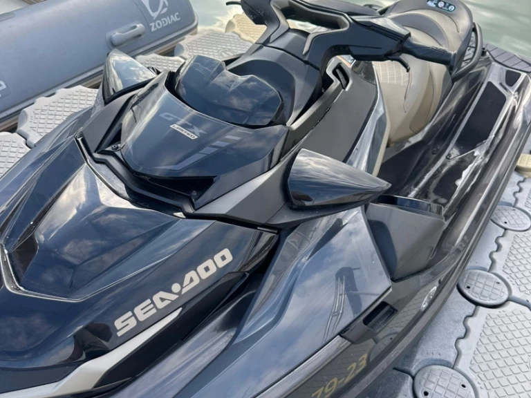 Location Jet ski Sea-Doo avec permis