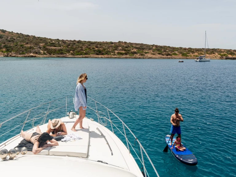 Bateau à moteur à louer à Athènes au meilleur prix