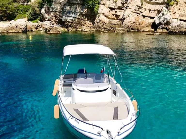 Location à Antibes - Jeanneau Cap Camarat 6.5 Style sur SamBoat