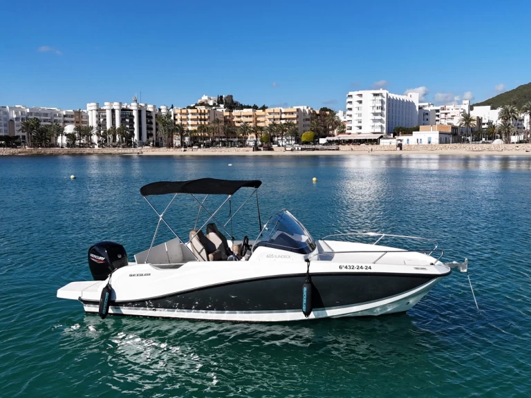 Location à Antibes - Quicksilver Quicksilver 605 Sundeck sur SamBoat