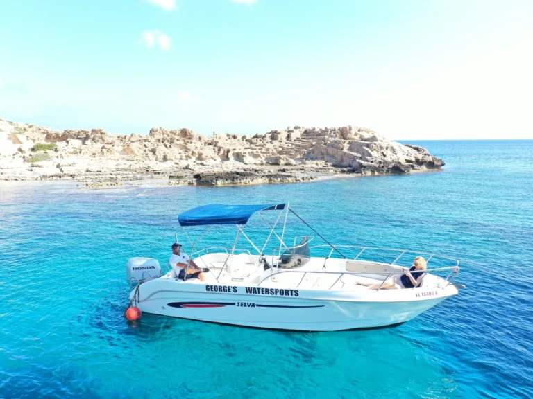 Location Bateau à moteur Selva avec permis