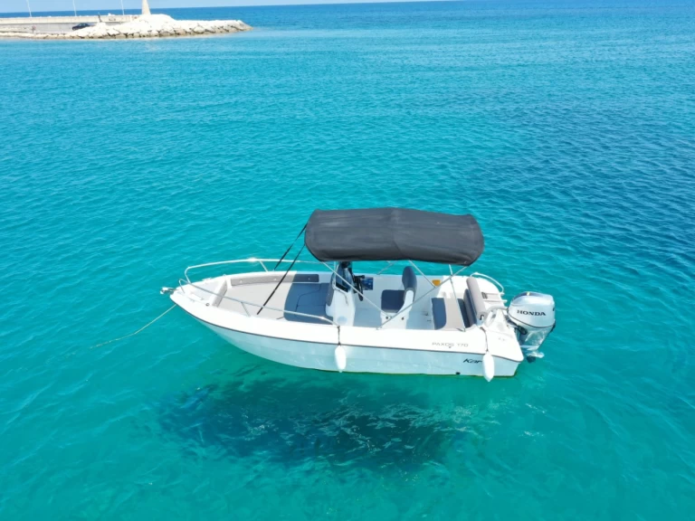 Location Bateau à moteur Karel avec permis