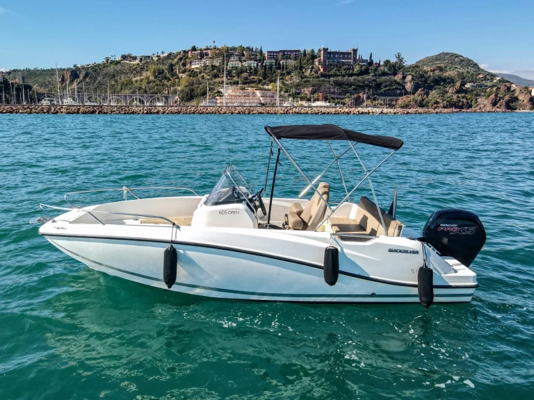 Louez un Quicksilver Activ 605 Open à Mandelieu-la-Napoule