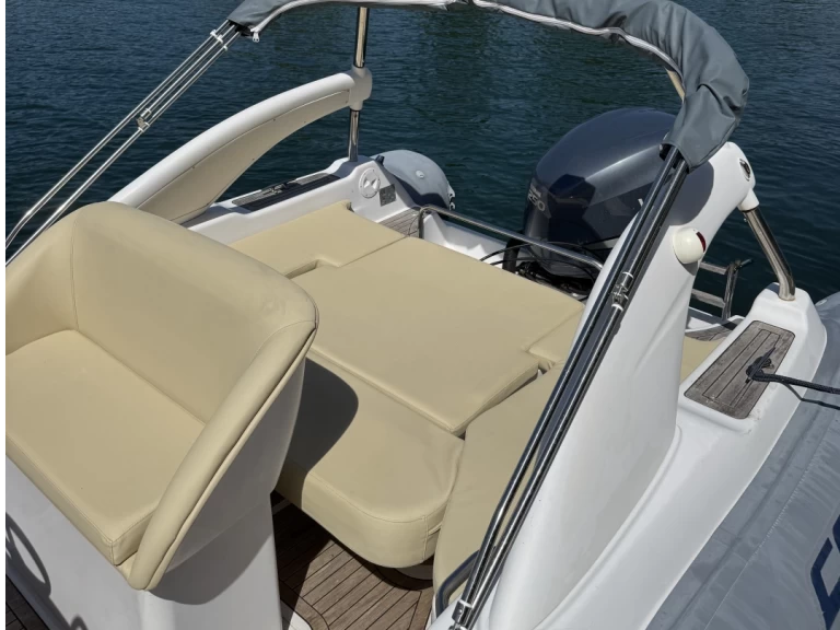 Louez un Sacs Sacs S 780 à Mandelieu-la-Napoule