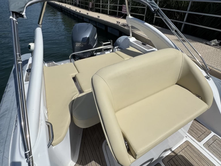 Location Semi-rigide à Mandelieu-la-Napoule - Sacs Sacs S 780