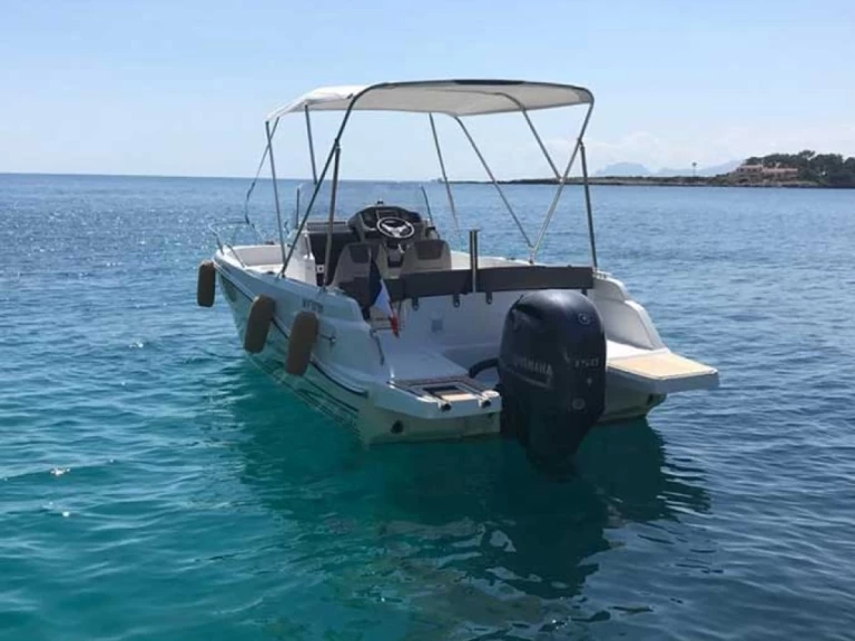 Jeanneau Cap Camarat 6.5 Style a louer à Antibes