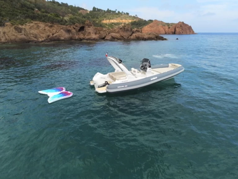 Louez un Salpa Salpa Soleil 26 à Antibes