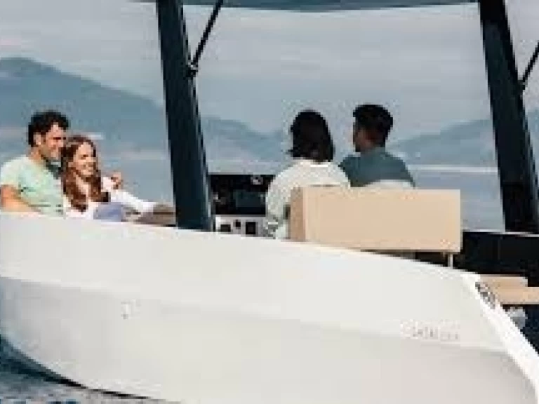 Location Bateau à moteur à Antibes - LASAI 20 CR