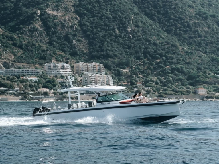 Location Bateau à moteur à Ajaccio - Axopar Axopar 37