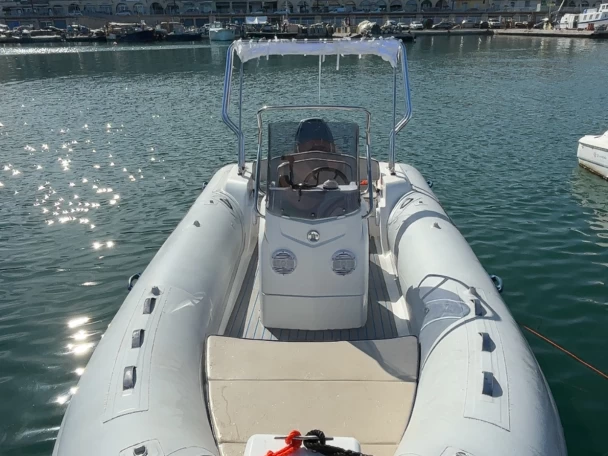 Location bateau Sète pas cher Tempest 570