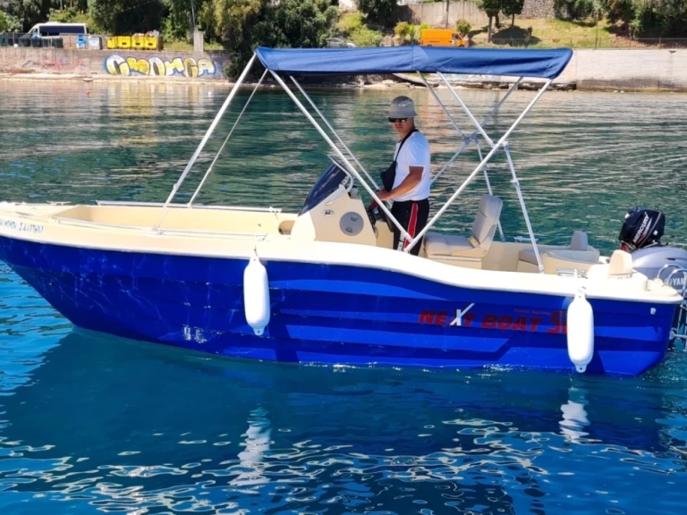 Louer Bateau à moteur avec ou sans skipper Storm Boats à Benitses Marina