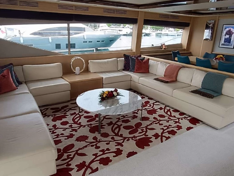 Location bateau Princess, UK BLUE EYES à Antibes sur Samboat