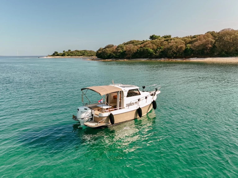 Louez un Leidi Leidi 660 à Pula