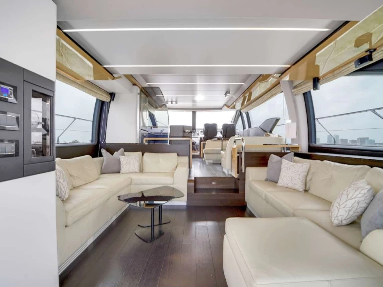 Location Yacht Azimut avec permis