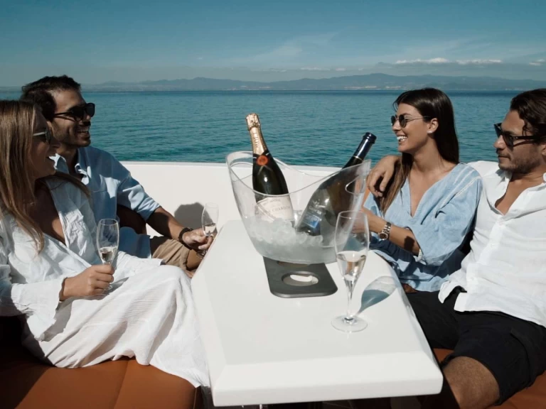 Yacht à louer à Benítses au meilleur prix