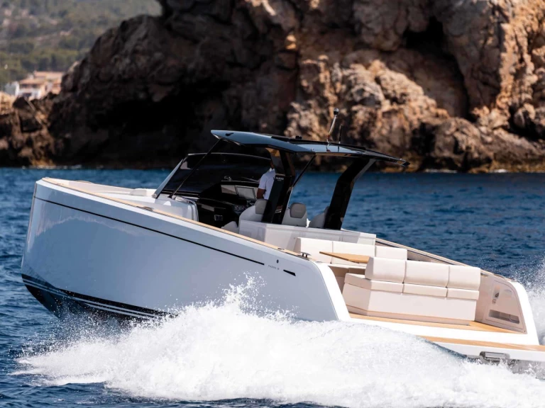 Pardo Yachts Queen Lia II a louer à Benítses