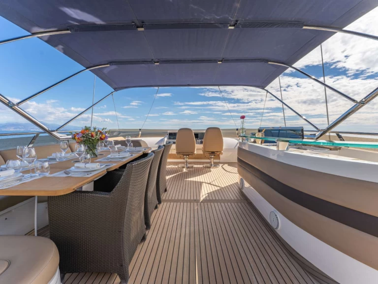 Location à Antibes - Princess, UK BLUE EYES sur SamBoat