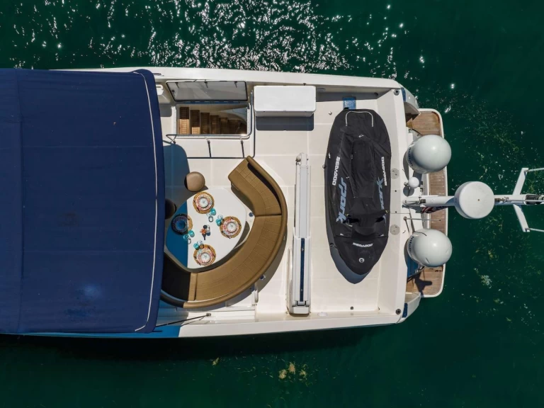 Louer Yacht avec ou sans skipper Ferretti à Miami