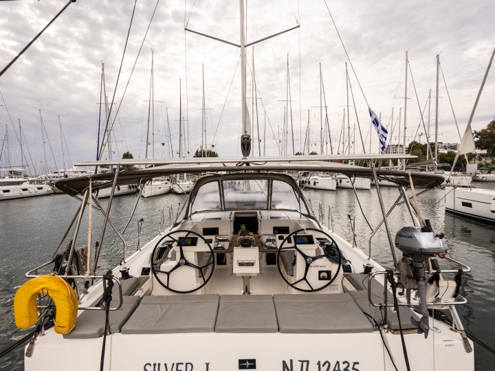 Louer Voilier avec ou sans skipper Bavaria à Álimos