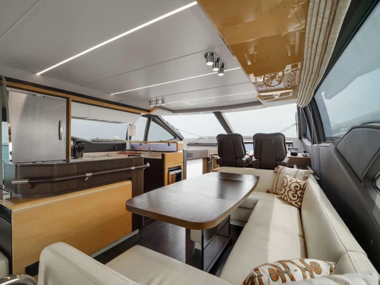 Location Yacht Azimut avec permis