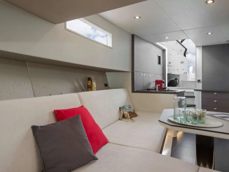 Location bateau Vanquish Placebo à Benítses sur Samboat