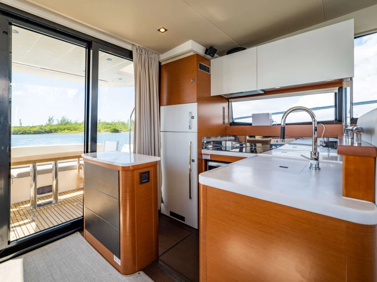 Prestige Yachts Whisky and Waves a louer à Bahamas