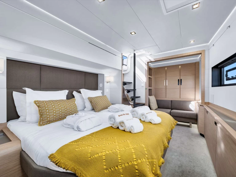 Location à Cannes - Fountaine Pajot Alegria 67 sur SamBoat