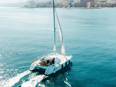 Catamaran rental in Puerto Marina Benalmadena - Lagoon Lagoon 410 S2