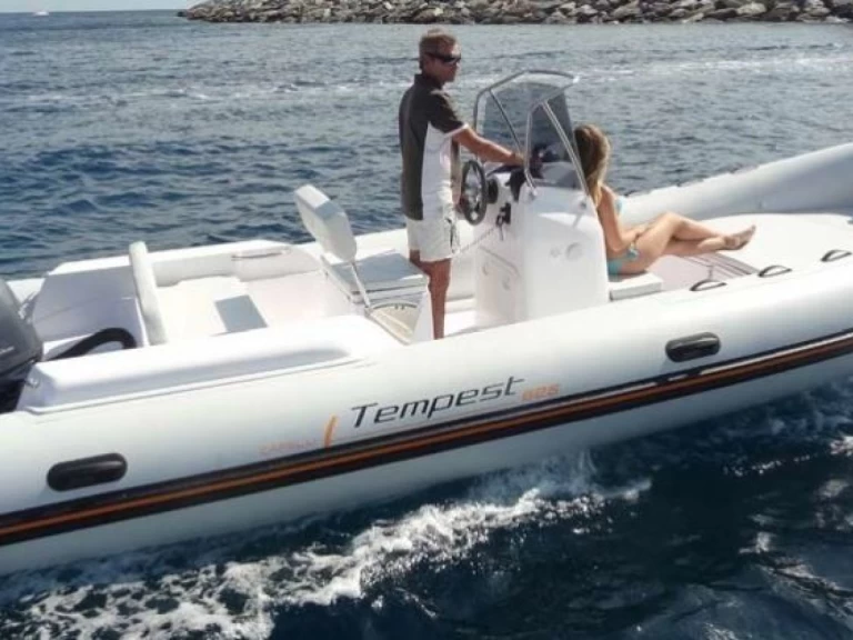 Louer Semi-rigide avec ou sans skipper Brig à Port-Haliguen