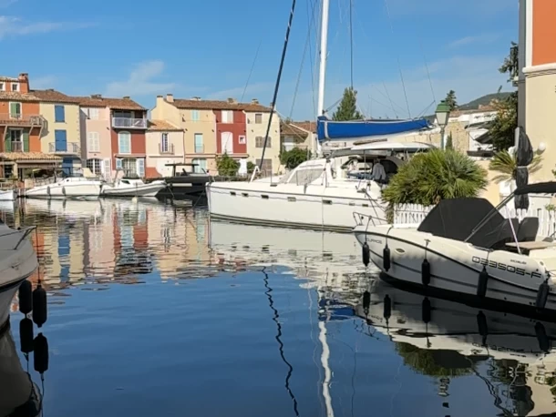Bateau à moteur à louer à Port Grimaud au meilleur prix