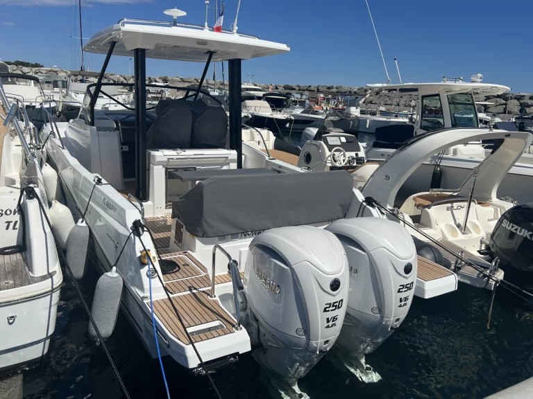 Location Bateau à moteur Jeanneau avec permis