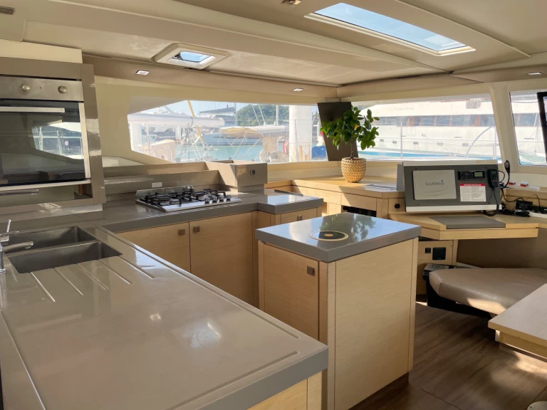Location Catamaran Fountaine Pajot avec permis