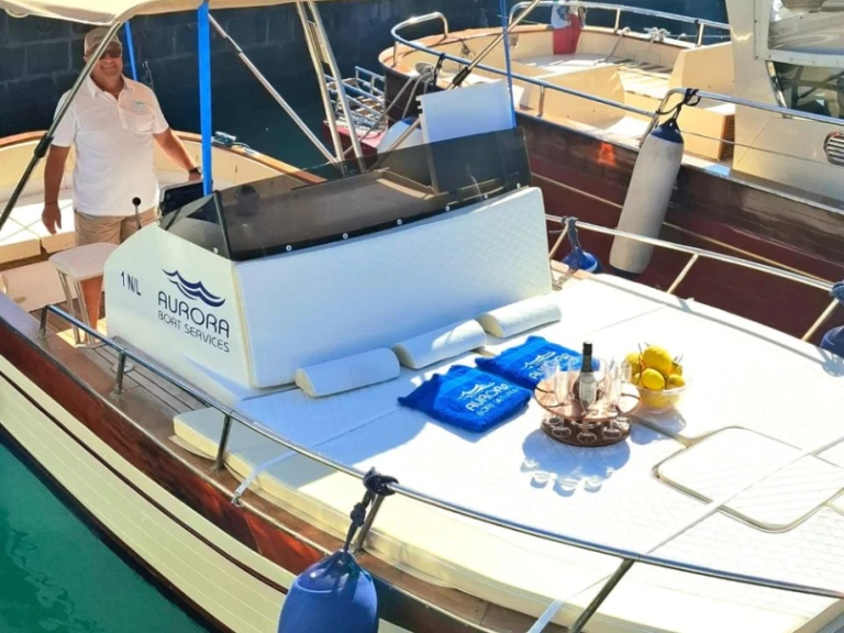 Location bateau Gozzo Sorrentino Cantieri del Cilento à Maiori sur Samboat