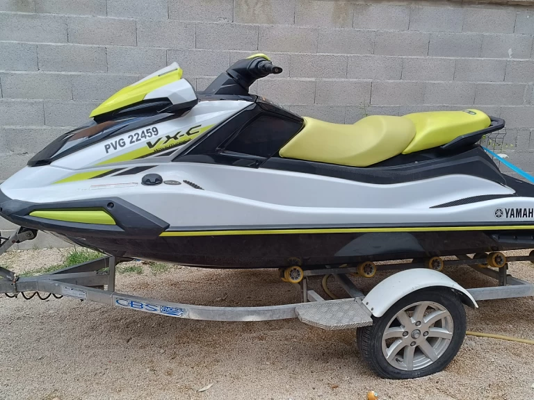 Yamaha VX c a louer à Port-Camargue