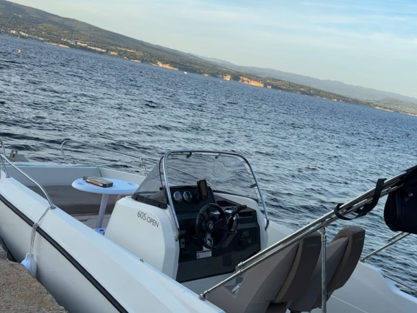 Location Bateau à moteur à La Ciotat - Quicksilver Activ 605 Open