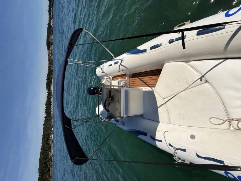 Semi-rigide à louer à Rovinj Port au meilleur prix