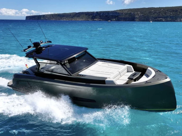 Louez un Vanquish VQ 45 à Ibiza (Ville)