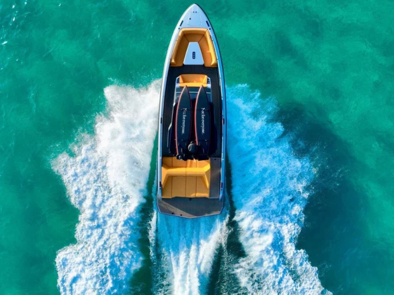 Location à Ibiza (Ville) - Vanquish VQ 40 sur SamBoat