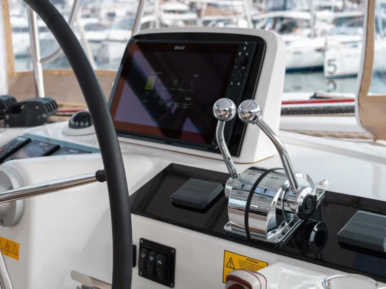 Louer Catamaran avec ou sans skipper Lagoon à Tivat