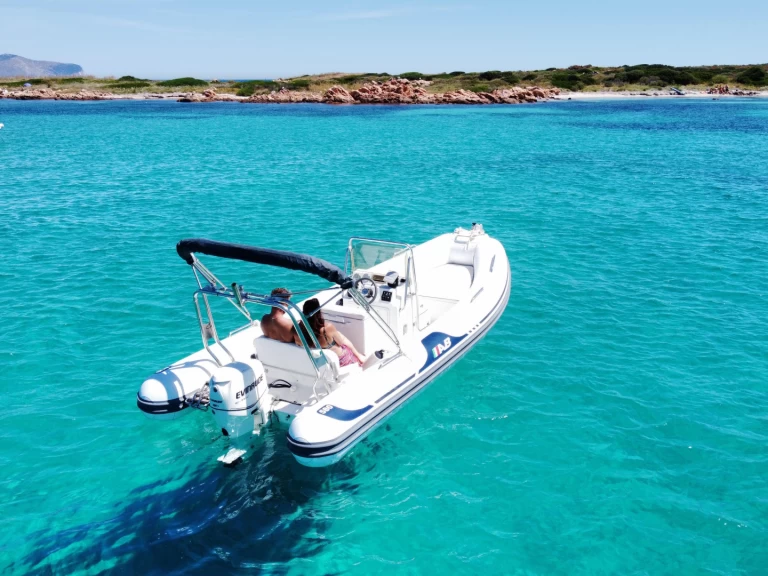 Semi-rigide à louer à Porto San Paolo au meilleur prix