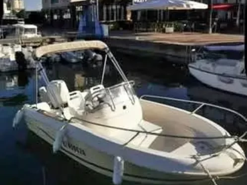 Location Bateau à moteur à Bastia - Jeanneau Cap Camarat 515 Style